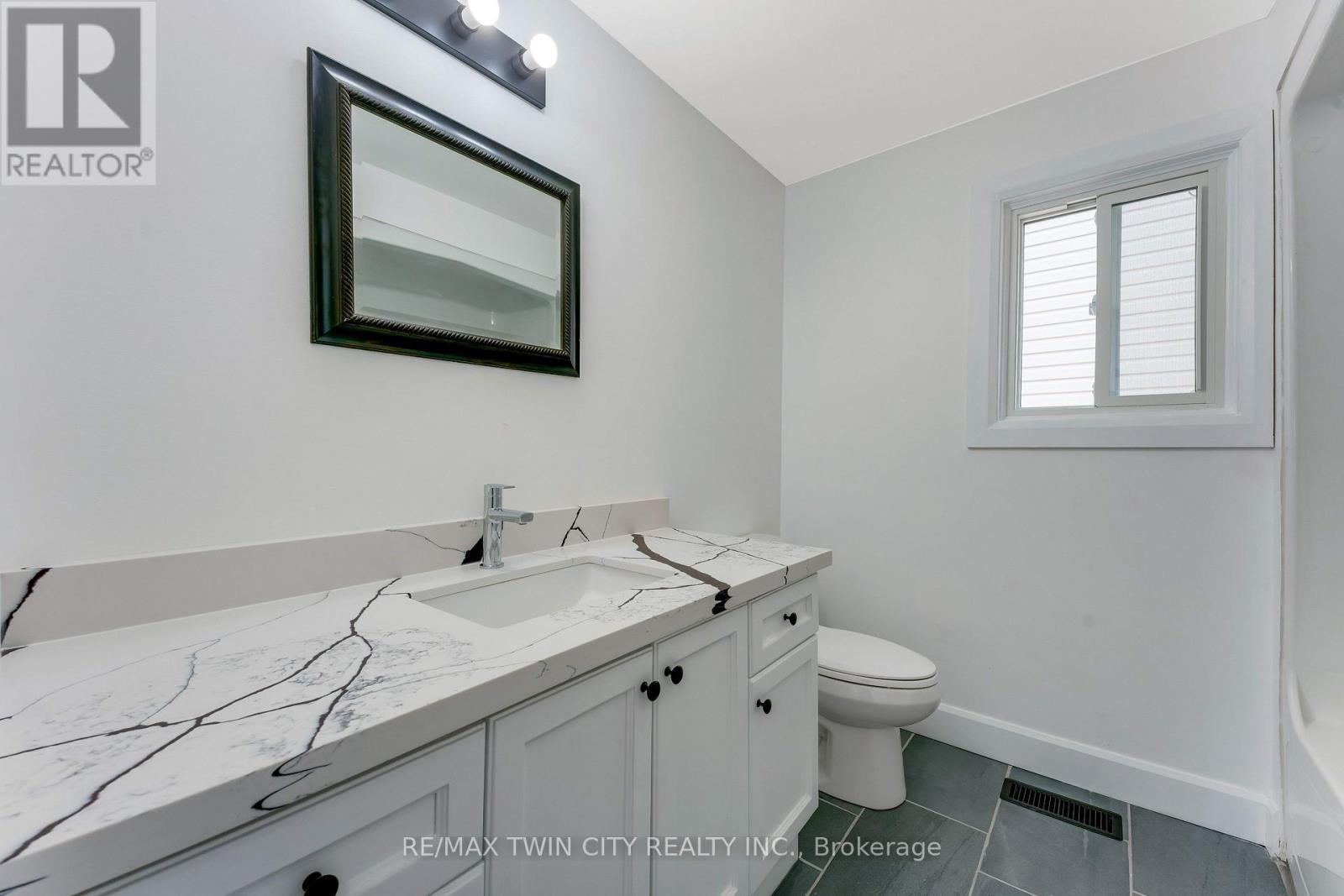 31 Swartz Street, Kitchener, Ontario  N2E 4A7 - Photo 17 - X14033172