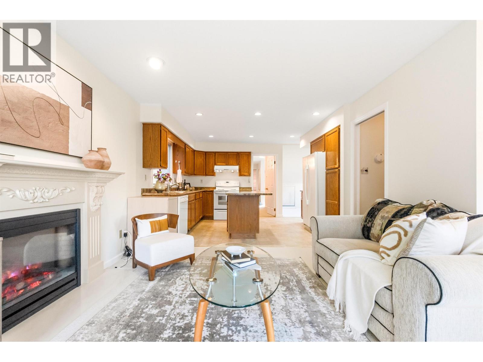 865 Ruckle Court, North Vancouver, British Columbia  V7H 2S6 - Photo 4 - R3175052