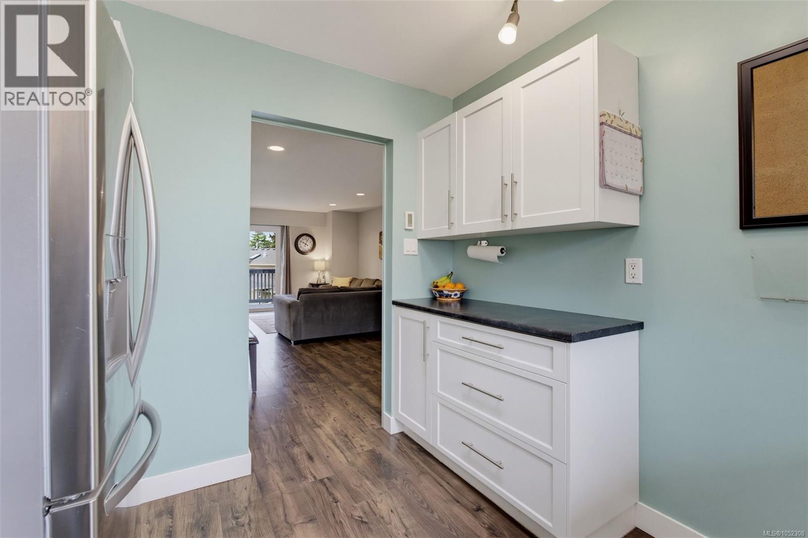 13 4391 Torquay Dr