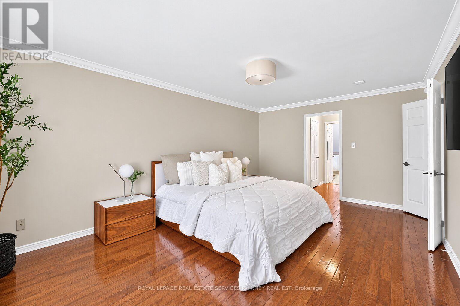 1012 Oak Meadow Road, Oakville, Ontario  L6M 1J7 - Photo 22 - W14032704