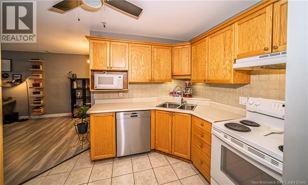 158 Hanwell Road Unit# 211, Fredericton, New Brunswick  E3B 9K7 - Photo 4 - NB149576