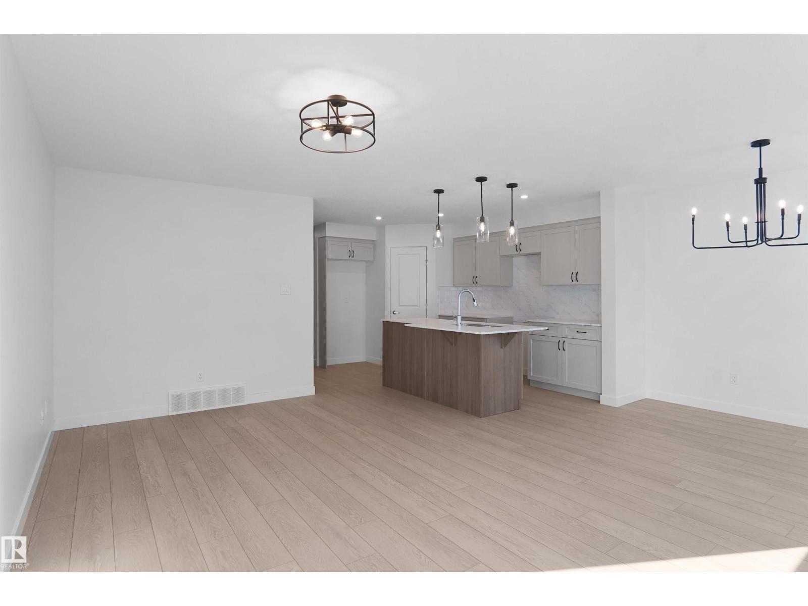 1862 187 ST NW