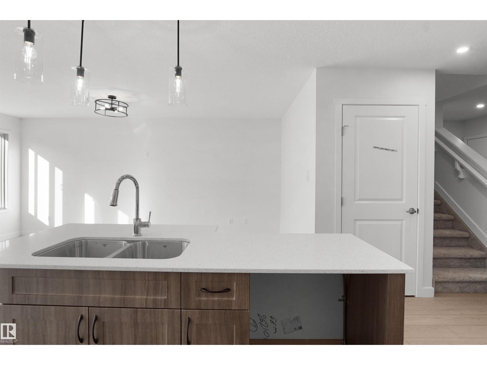 1862 187 ST NW