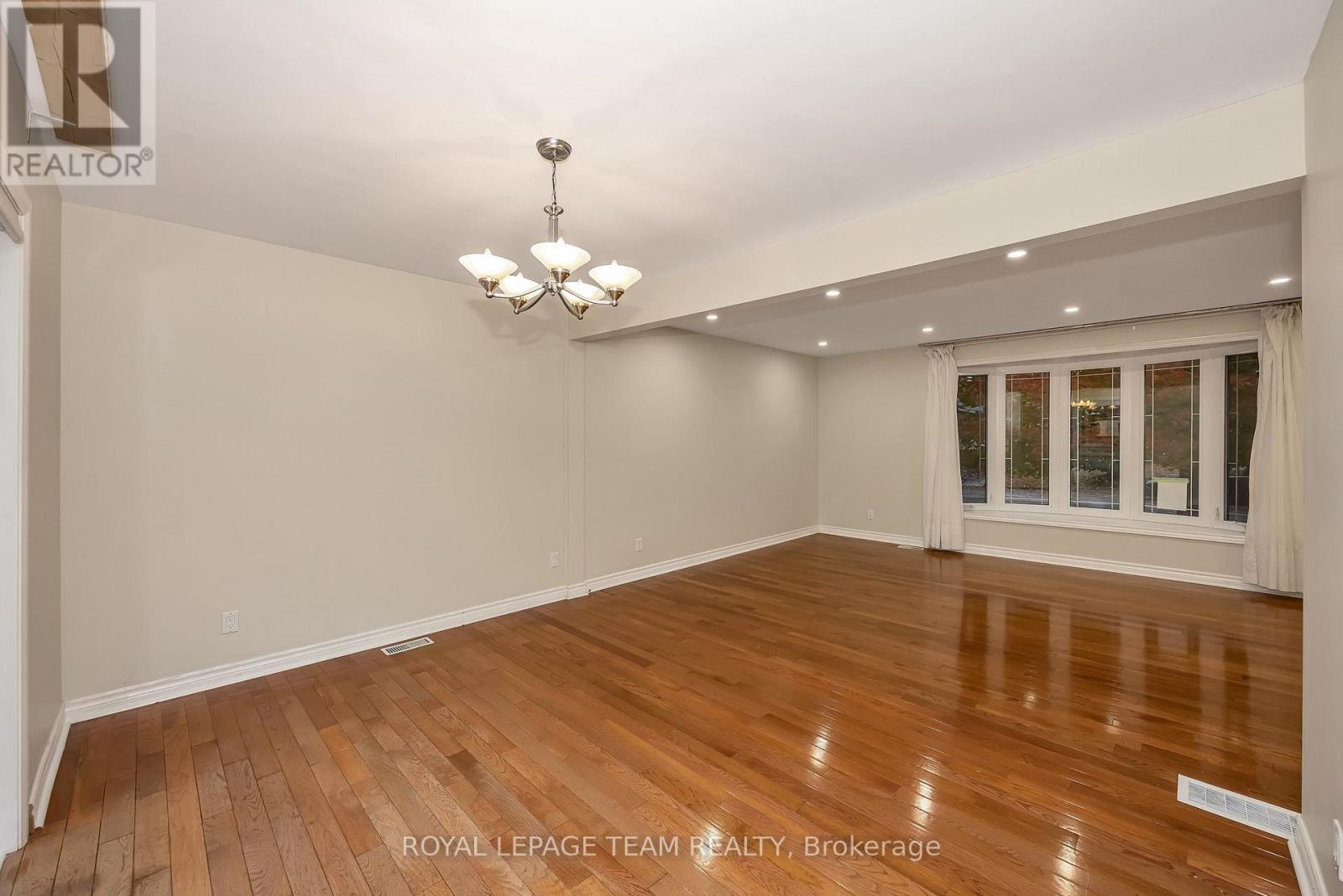 2200 Martha Avenue, Ottawa, Ontario  K1G 1K9 - Photo 14 - X14033404