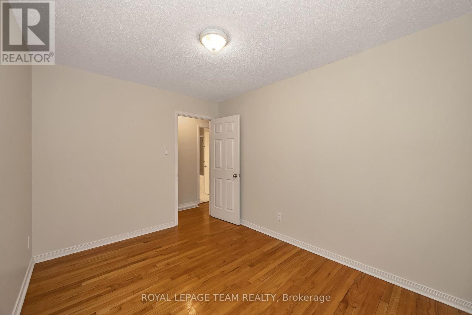 2200 Martha Avenue, Ottawa, Ontario  K1G 1K9 - Photo 31 - X14033404