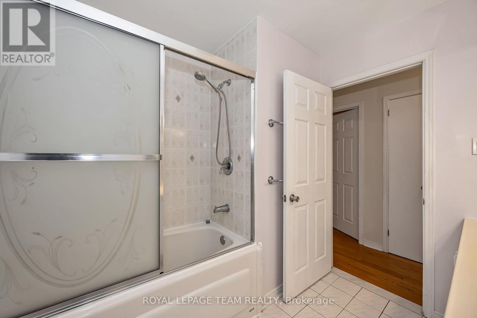 2200 Martha Avenue, Ottawa, Ontario  K1G 1K9 - Photo 33 - X14033404