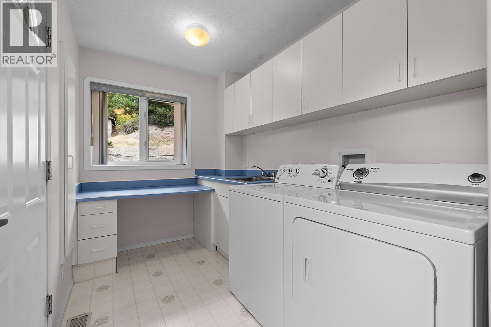 695 Valley Road, Kelowna, British Columbia  V1V 2E6 - Photo 26 - 10402064