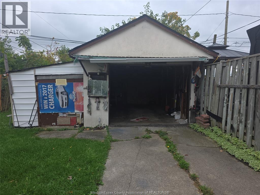 835 Stanley, Windsor, Ontario  N8X 3B4 - Photo 13 - 26025278