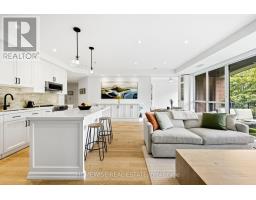 403 - 11 SOHO STREET, Toronto, Ontario