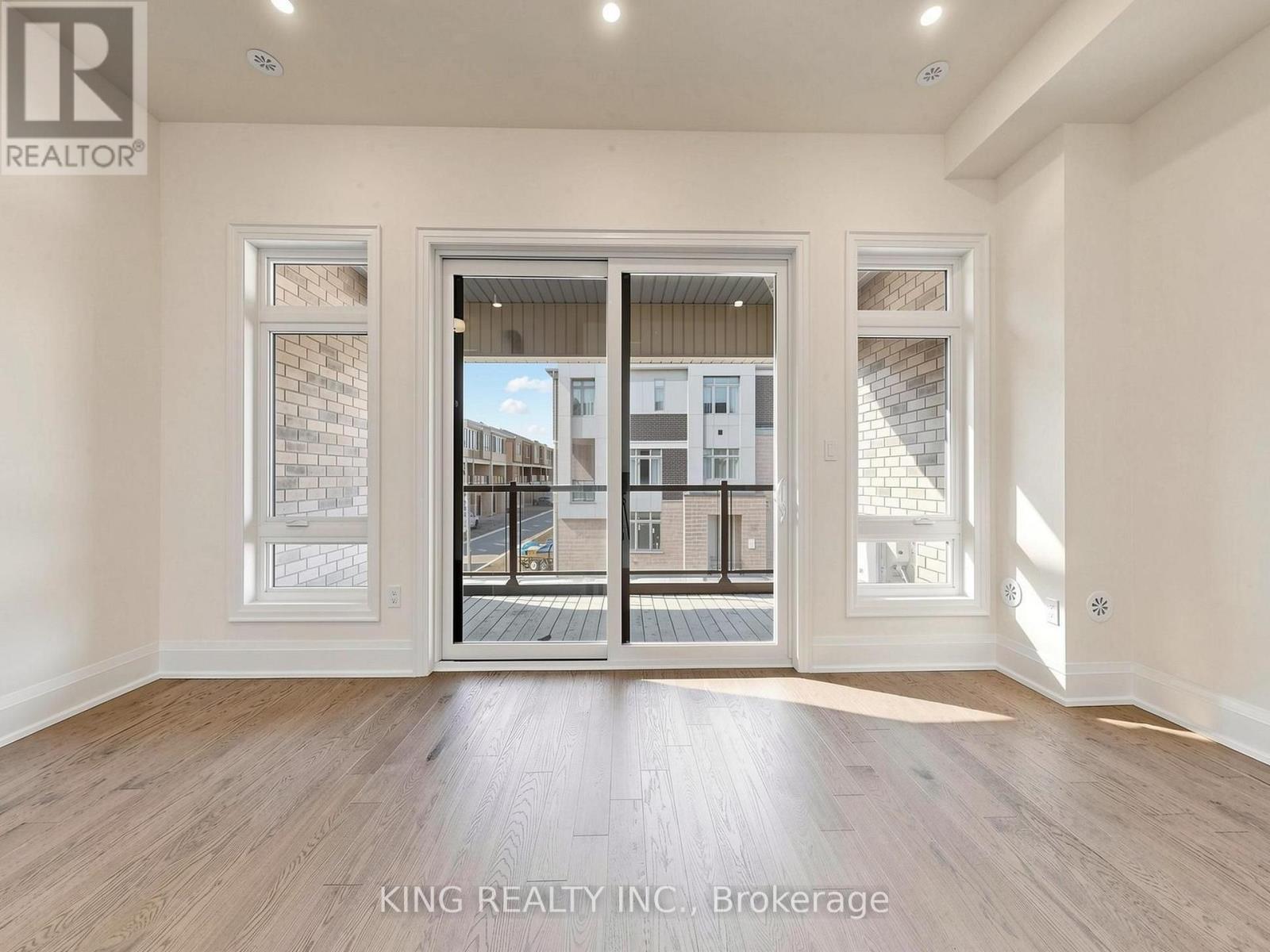 107 Jack Bowerbank Boulevard, Oakville, Ontario  L6M 4K1 - Photo 10 - W13872030