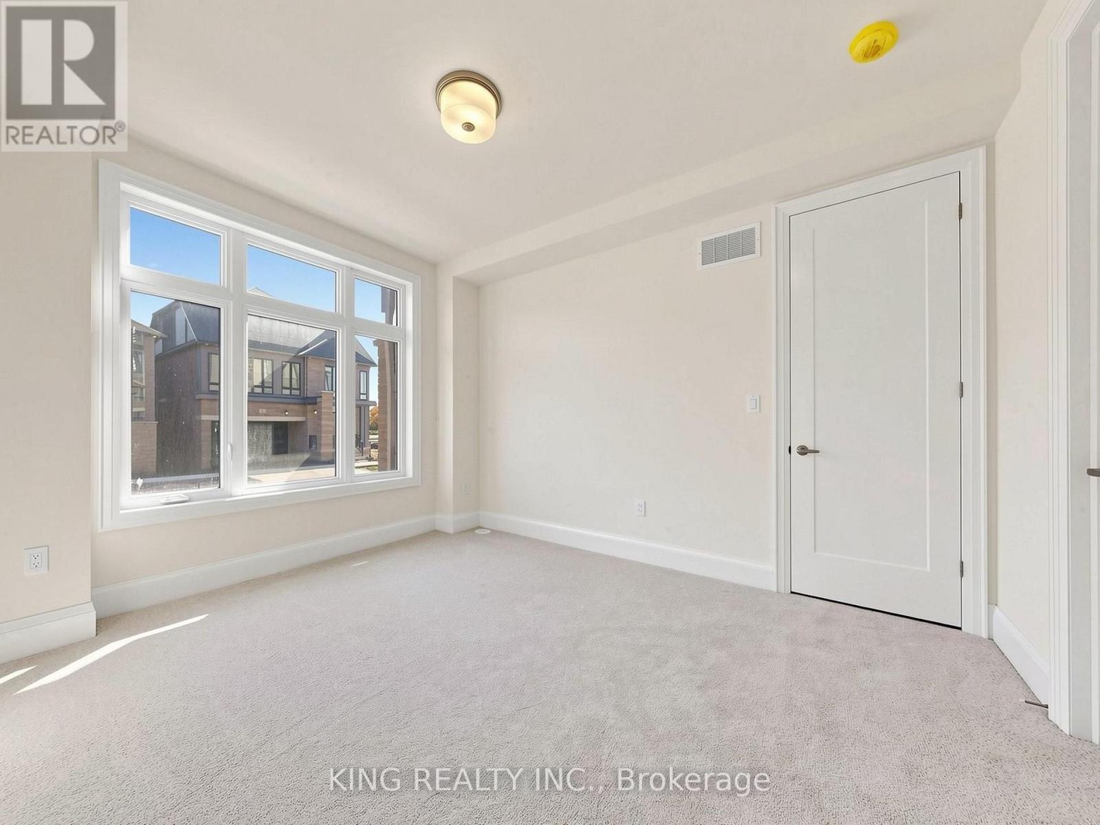 107 Jack Bowerbank Boulevard, Oakville, Ontario  L6M 4K1 - Photo 4 - W13872030