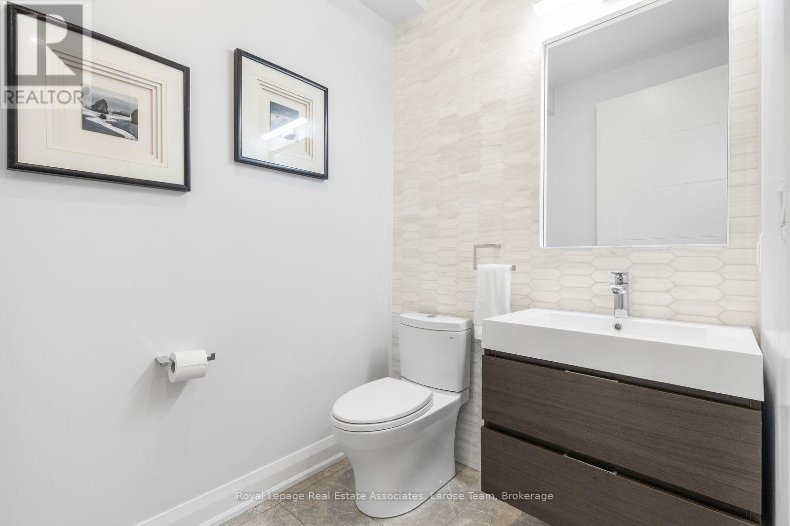 41 B Maple Avenue N, Mississauga, Ontario  L5H 2R9 - Photo 4 - W14033340