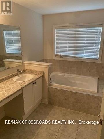 13 Swans Acre Trail, Brampton, Ontario  L6R 4A1 - Photo 17 - W14033432
