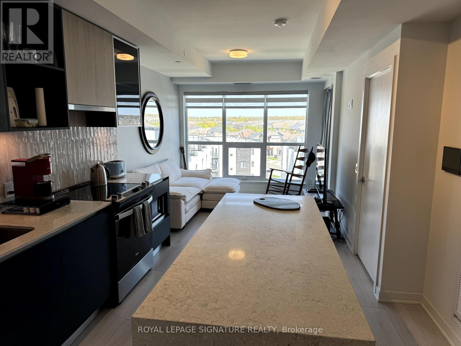 511 - 405 Dundas Street W, Oakville, Ontario  L6M 4P9 - Photo 4 - W14033440