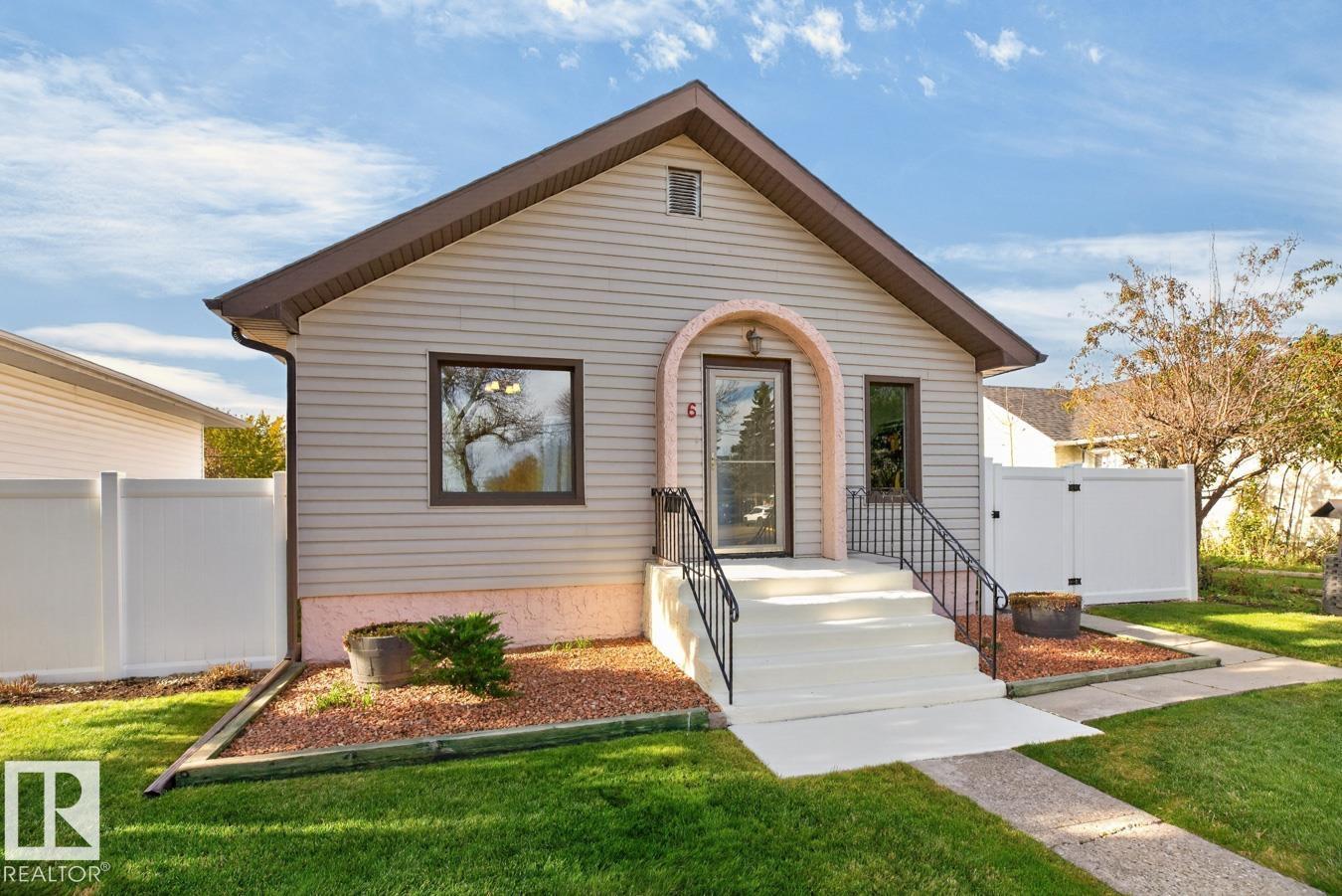6 MONT CLARE PL
