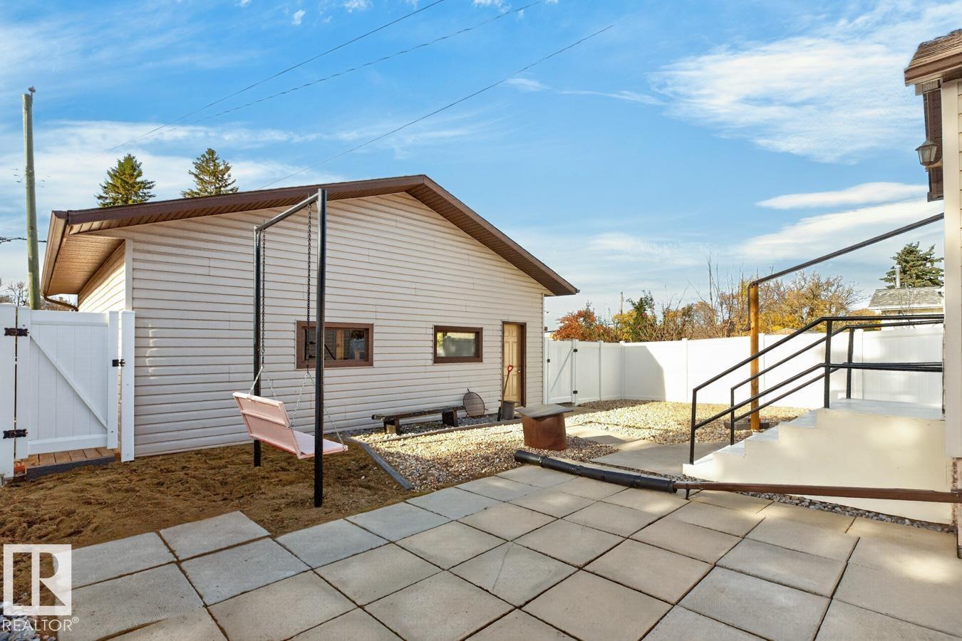 6 MONT CLARE PL