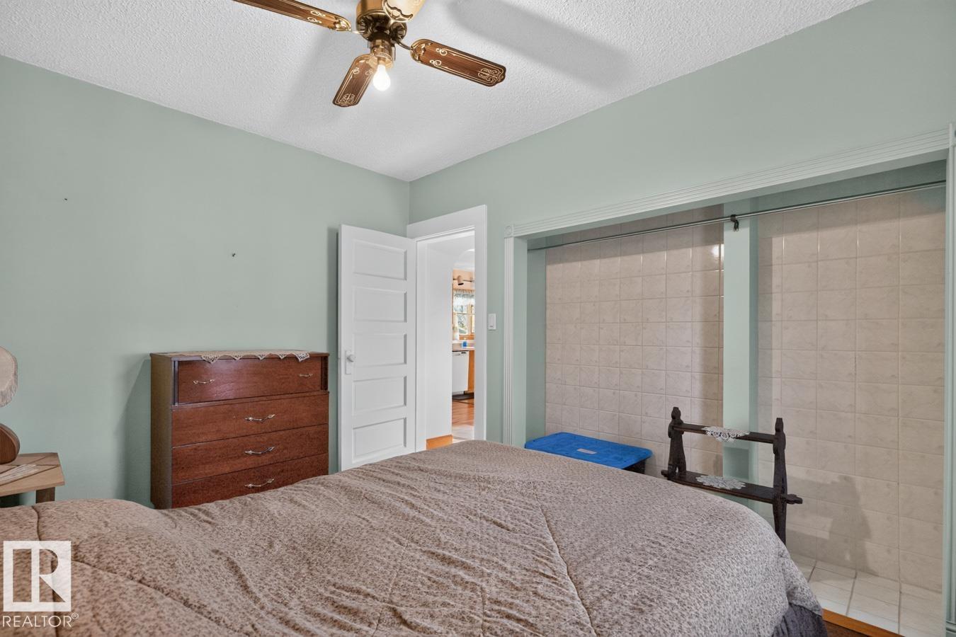 6 MONT CLARE PL