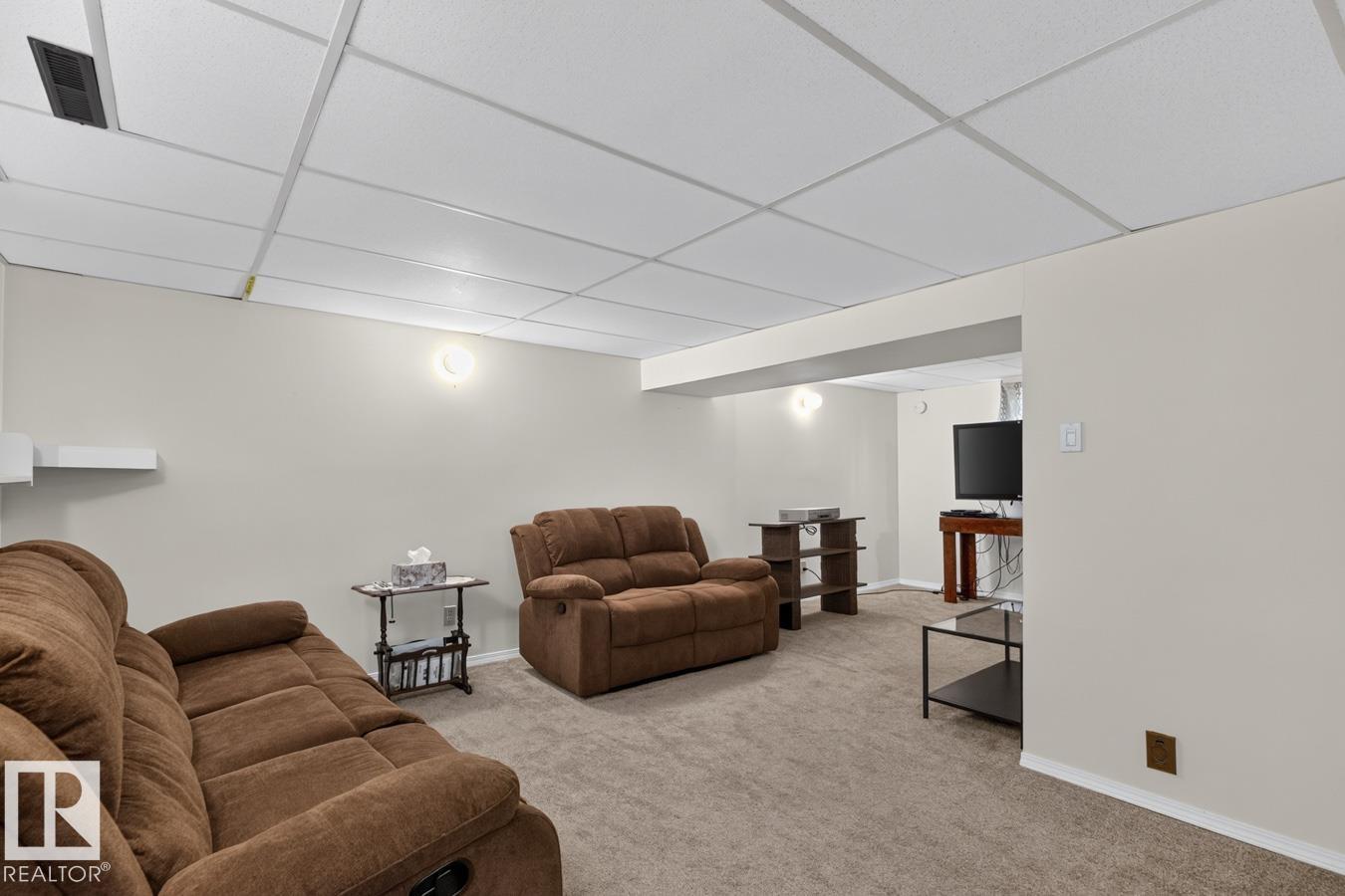 6 MONT CLARE PL