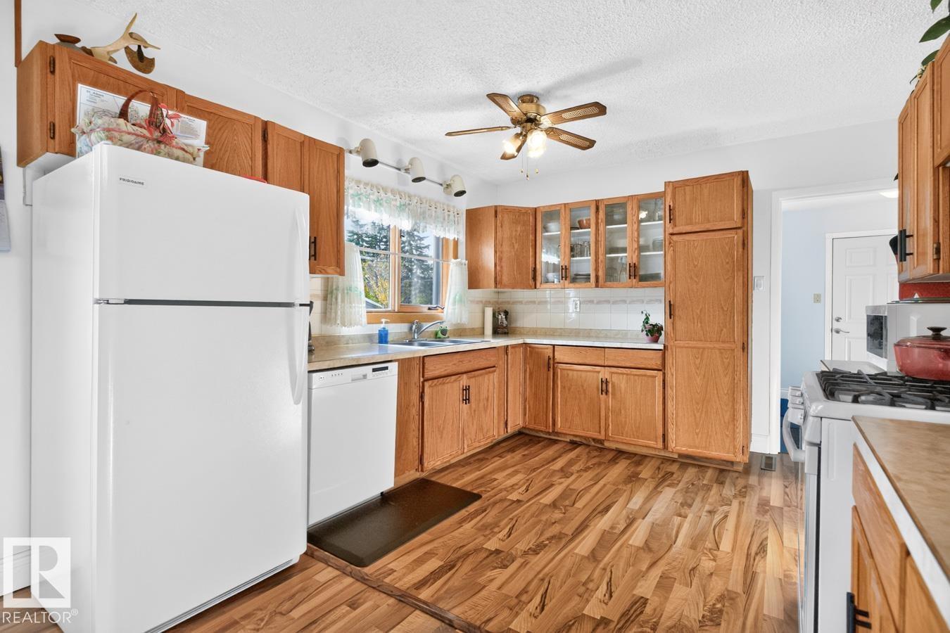 6 MONT CLARE PL