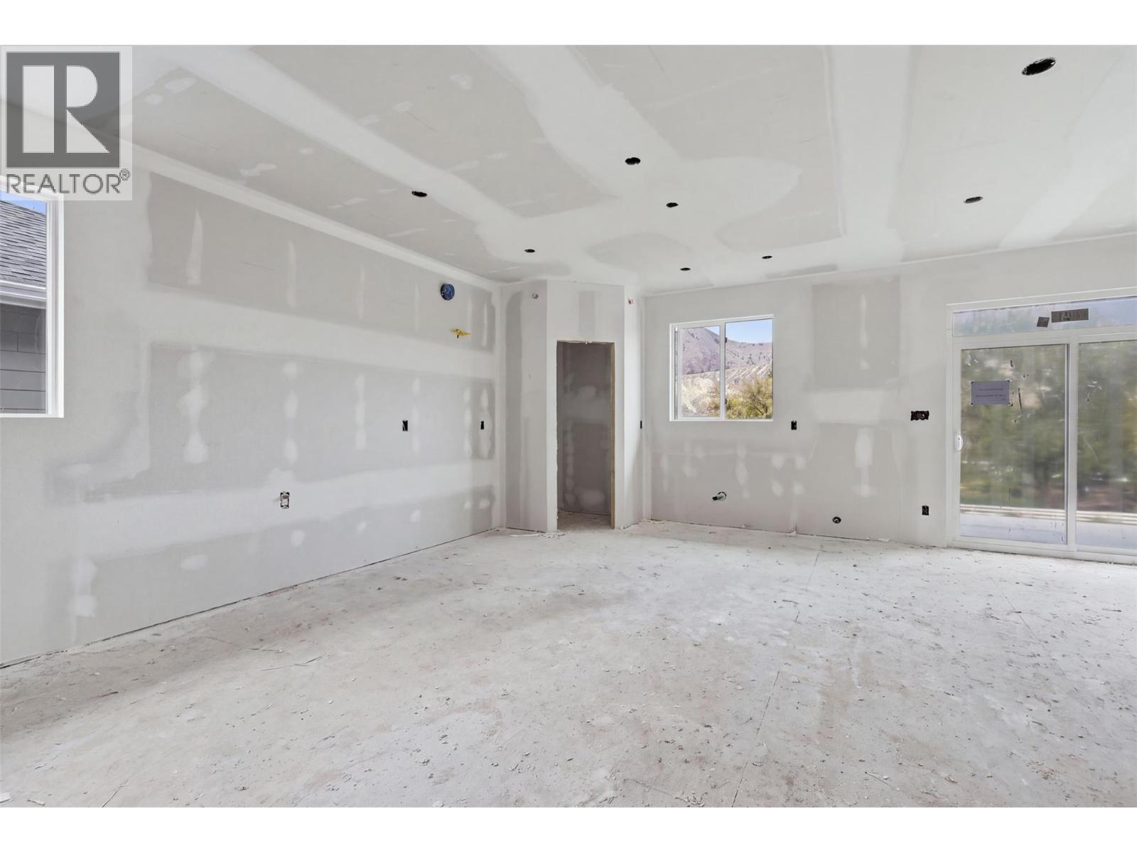 5878 DALLAS Drive