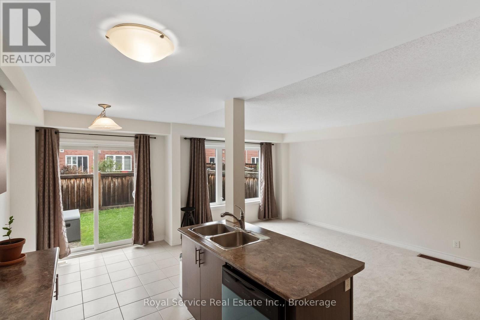 23 Tabaret Crescent, Oshawa, Ontario  L1L 0G5 - Photo 11 - E14033554