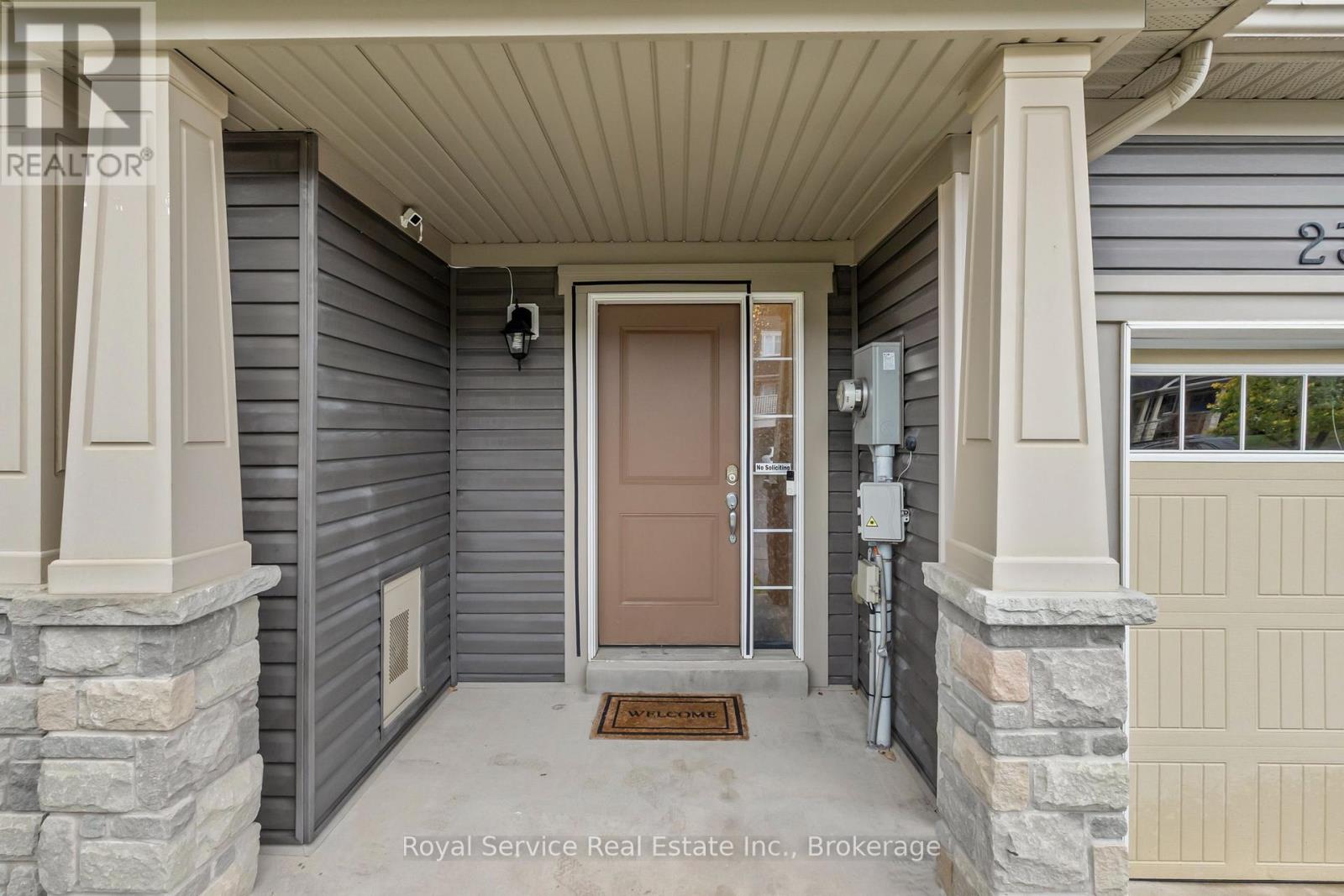 23 Tabaret Crescent, Oshawa, Ontario  L1L 0G5 - Photo 4 - E14033554