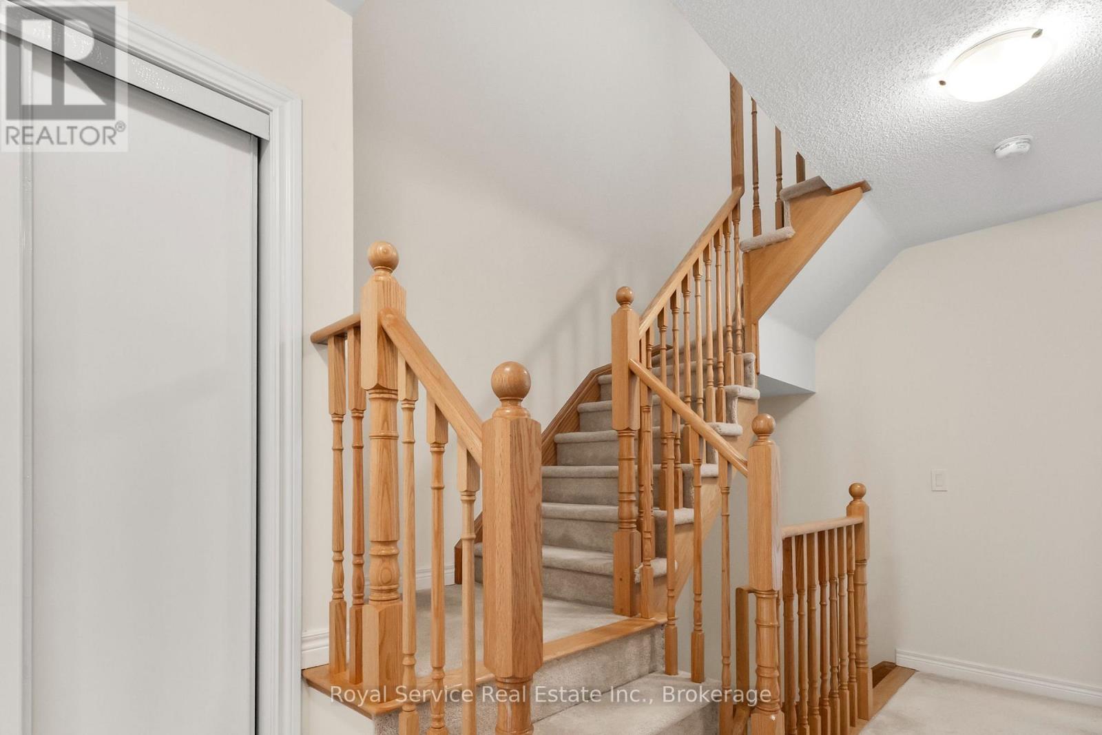 23 Tabaret Crescent, Oshawa, Ontario  L1L 0G5 - Photo 7 - E14033554