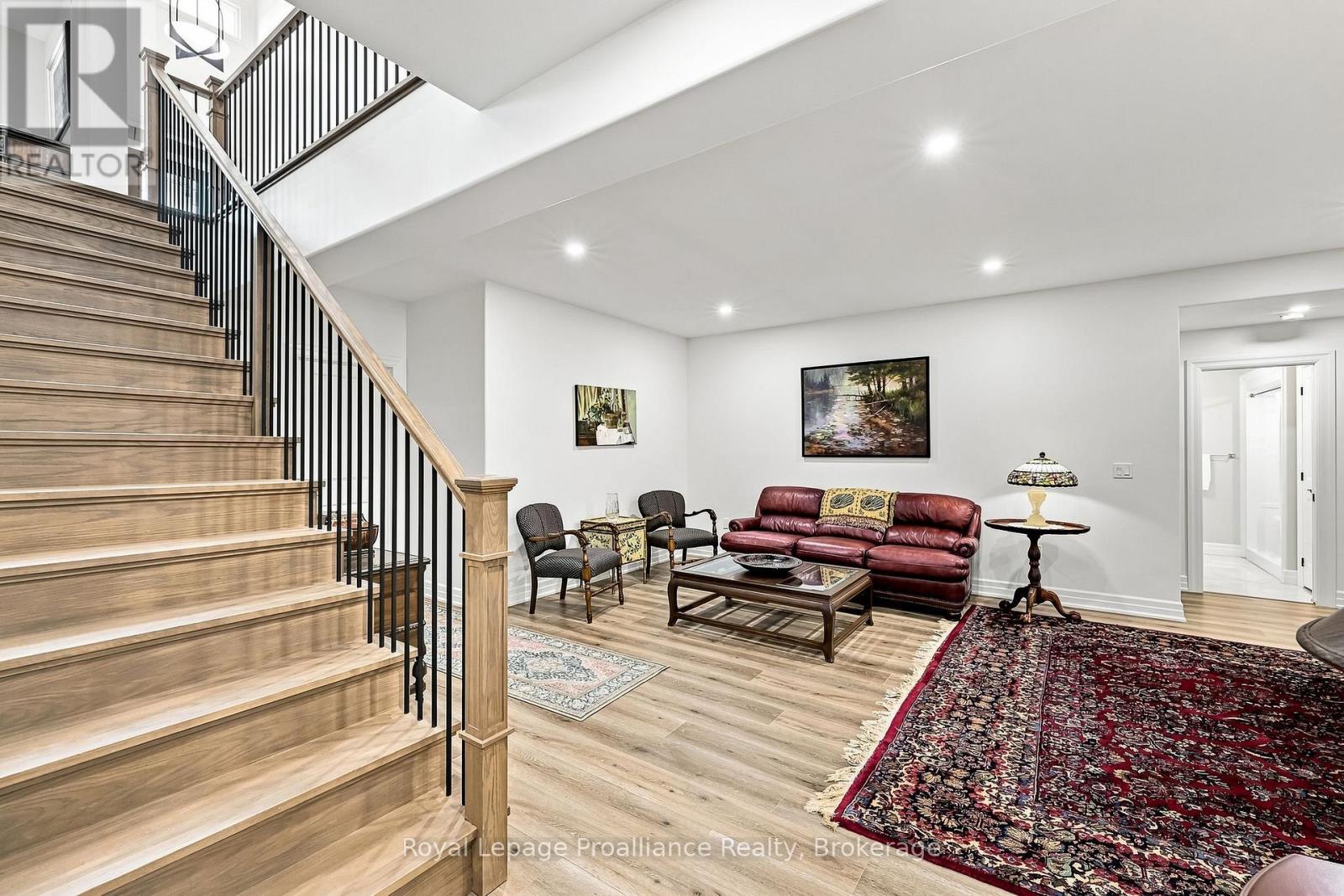 100 Deerview Drive, Quinte West, Ontario  K8V 0L9 - Photo 33 - X14033462