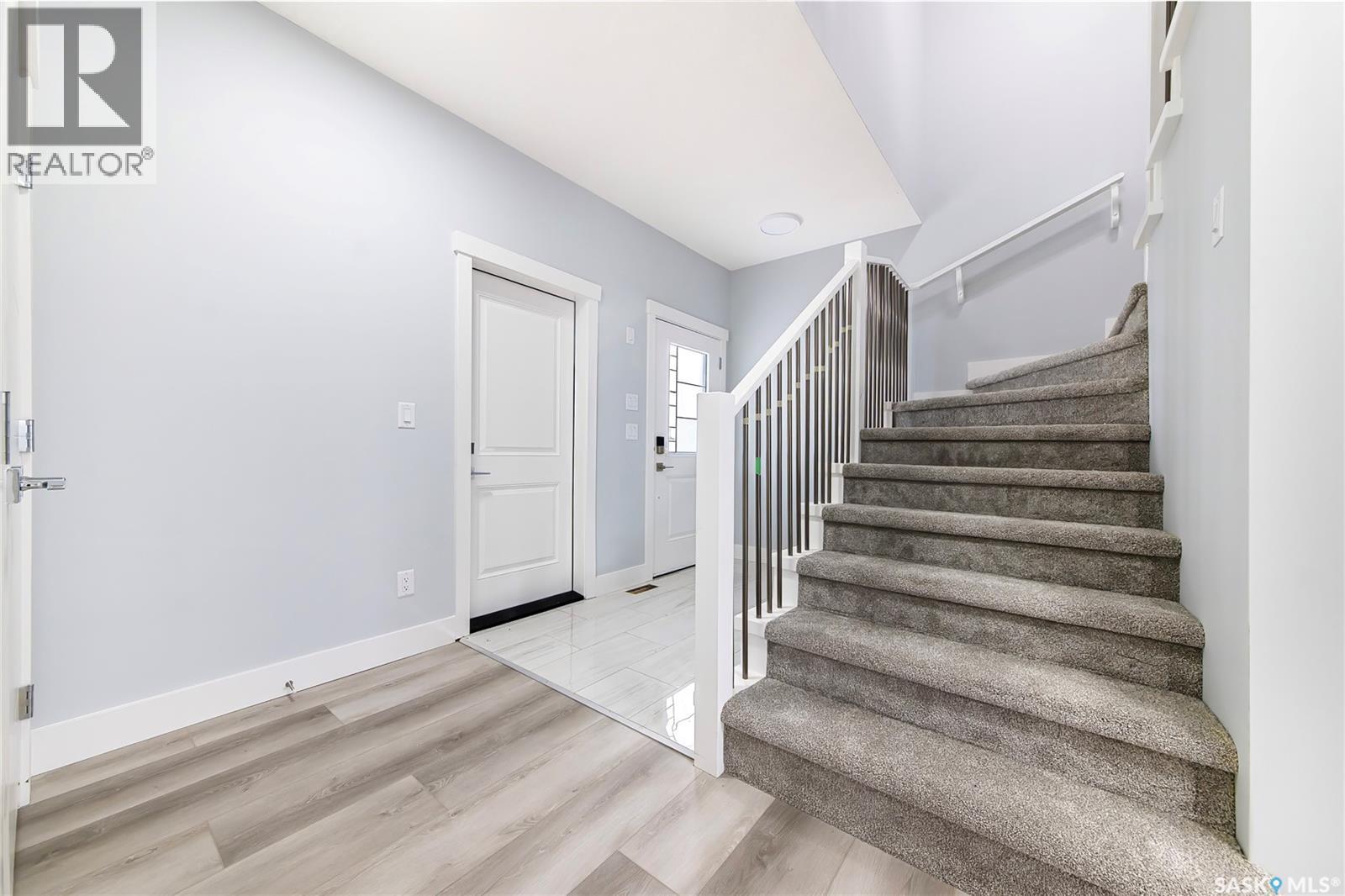 215 Taskamanwa Street, Saskatoon, Saskatchewan   - Photo 5 - SK049499