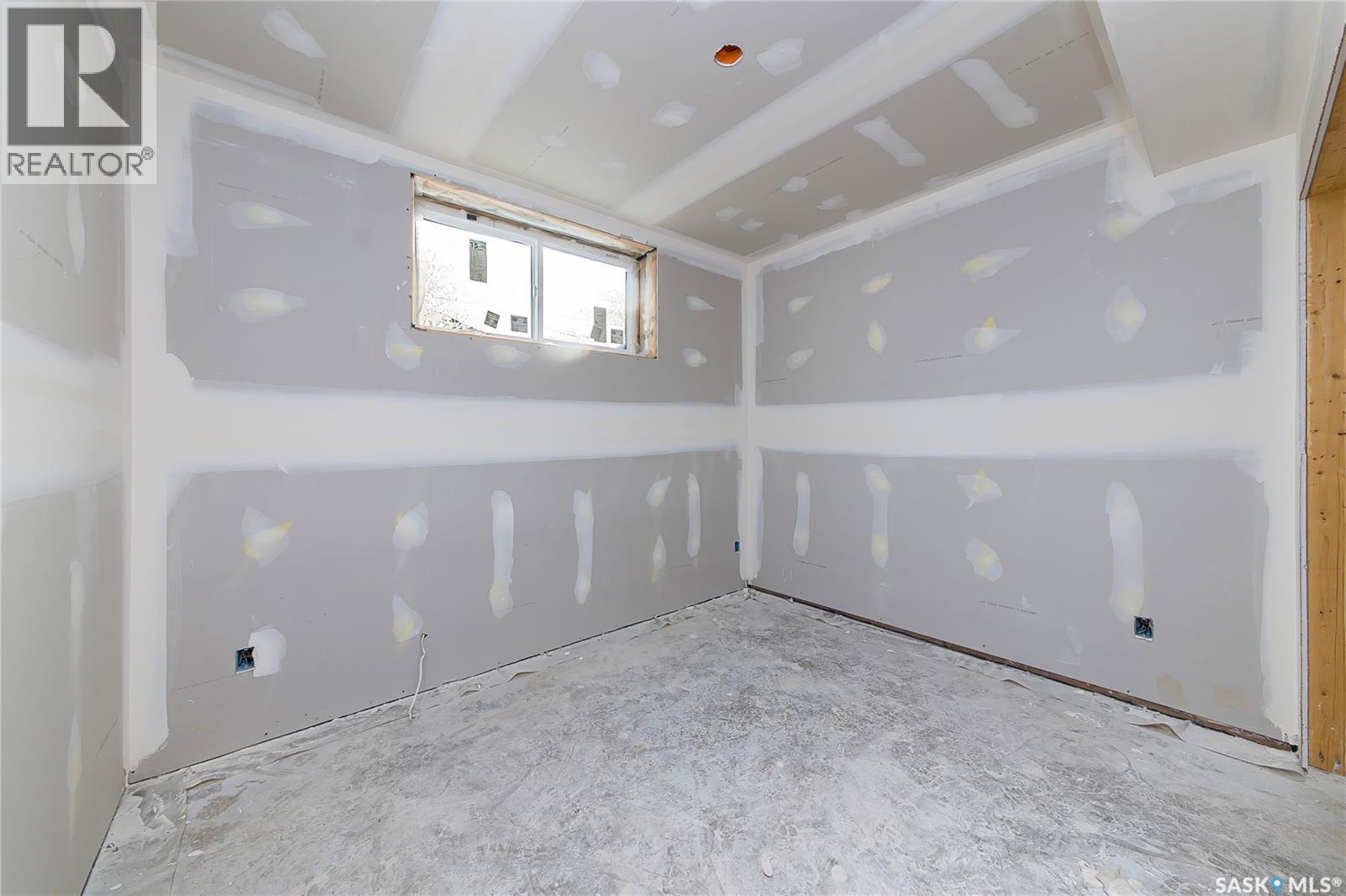 215 Taskamanwa Street, Saskatoon, Saskatchewan   - Photo 45 - SK049499