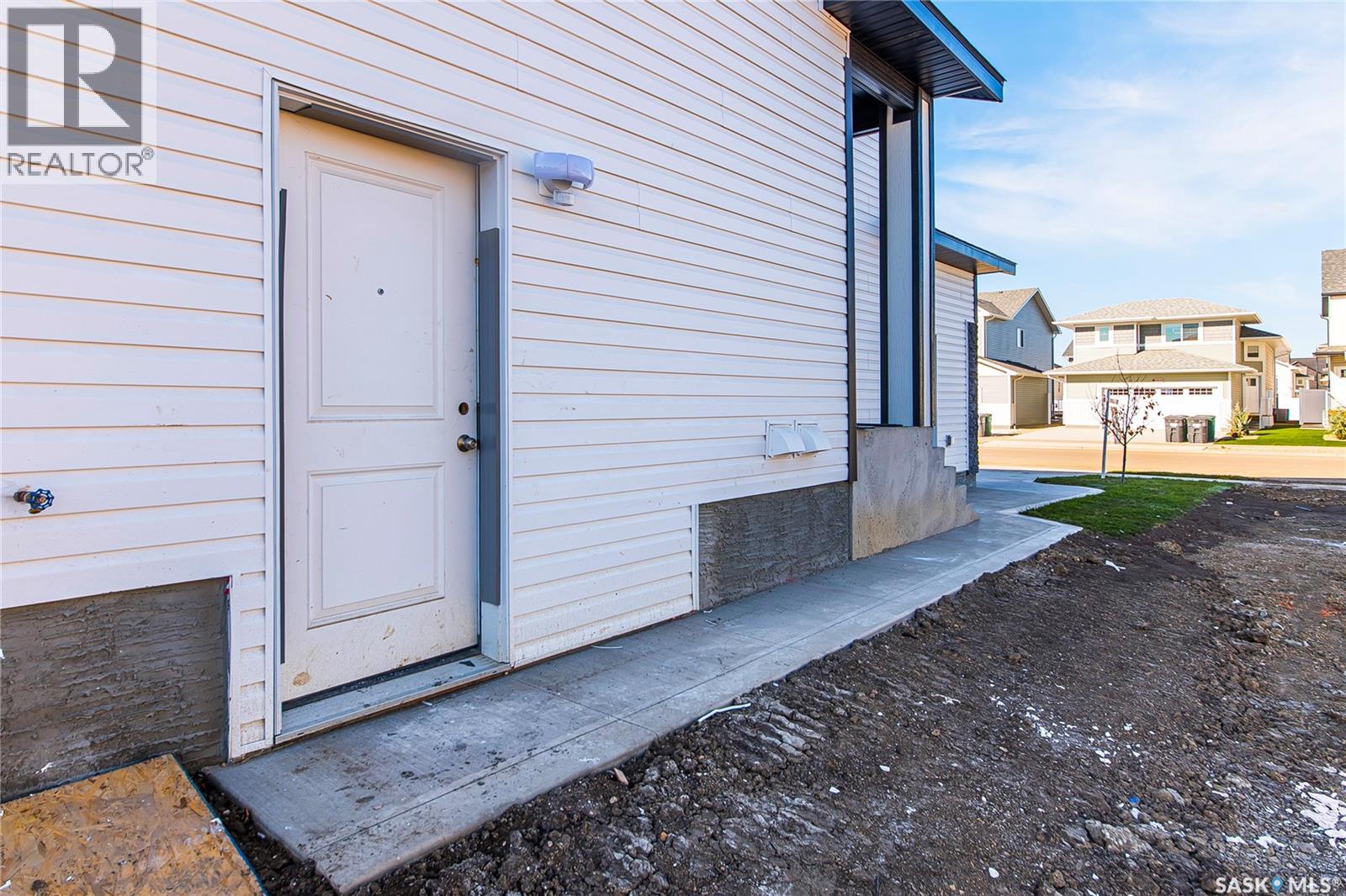 215 Taskamanwa Street, Saskatoon, Saskatchewan   - Photo 40 - SK049499