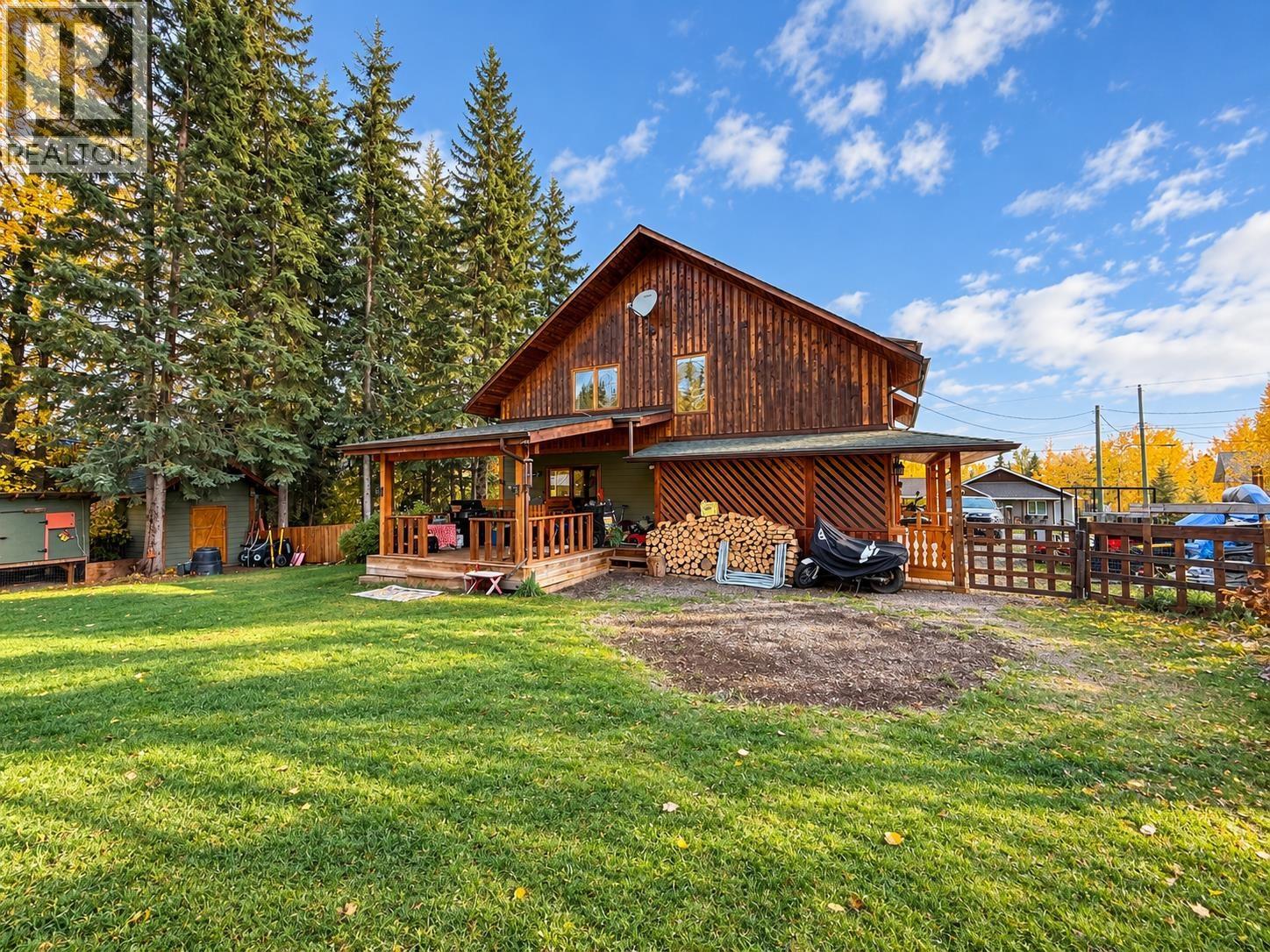 1496 Chestnut Street, Telkwa, British Columbia  V0J 2X0 - Photo 2 - R3175235