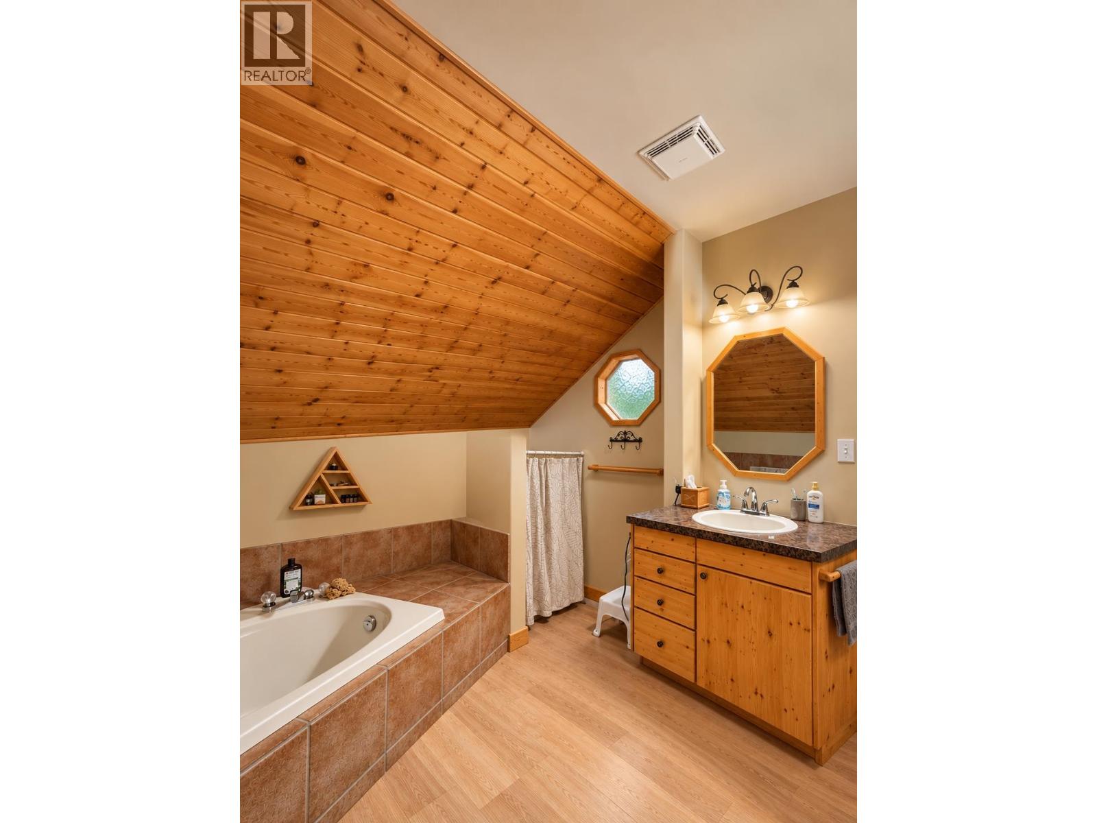 1496 Chestnut Street, Telkwa, British Columbia  V0J 2X0 - Photo 26 - R3175235
