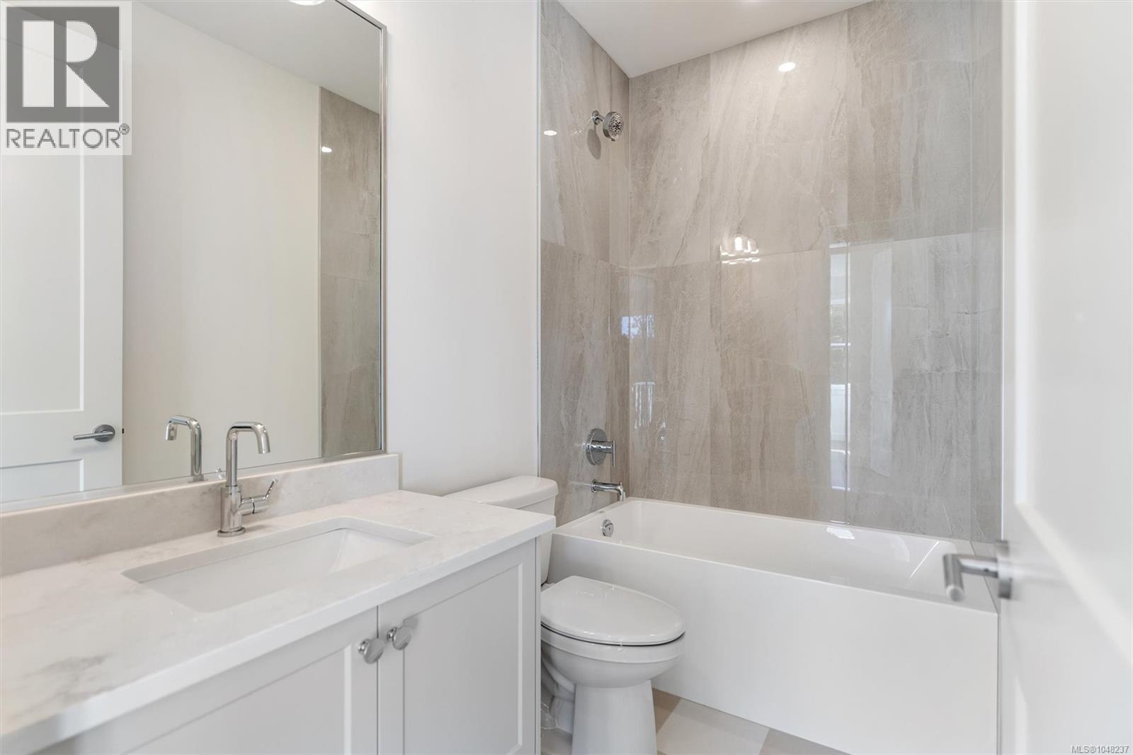 1 768 Lindsay St, Saanich, British Columbia  V8Z 3E1 - Photo 26 - 1048237