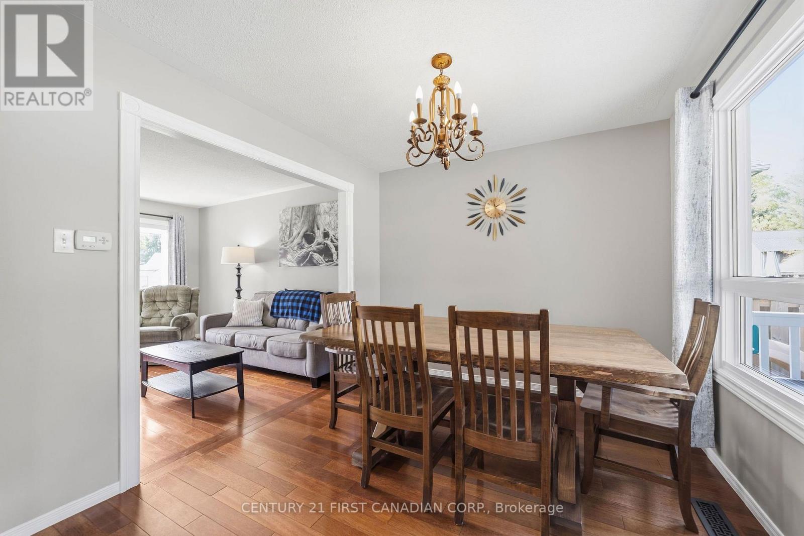 8 Robin Street, North Middlesex, Ontario  N0M 1A0 - Photo 15 - X14033540