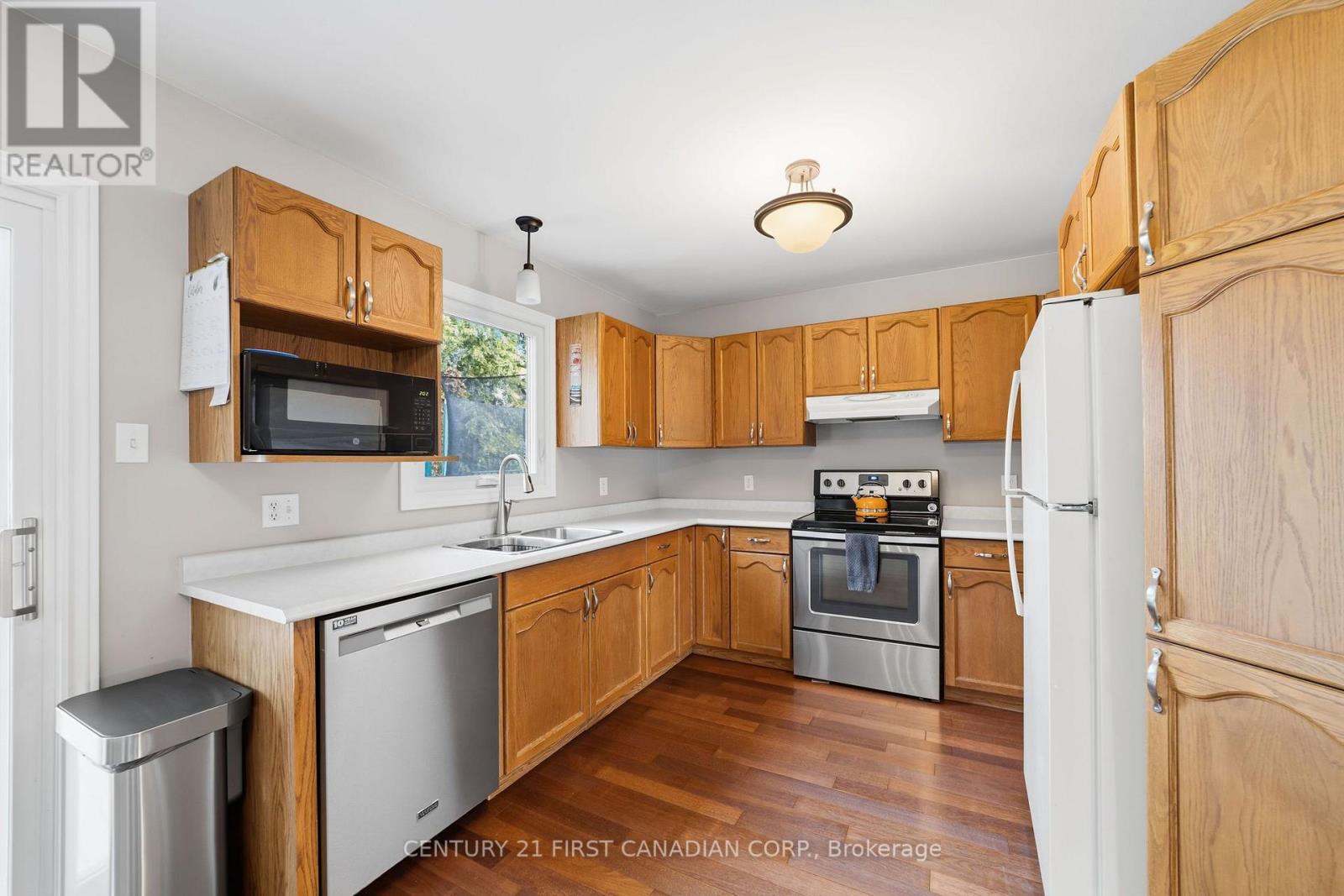 8 Robin Street, North Middlesex, Ontario  N0M 1A0 - Photo 17 - X14033540