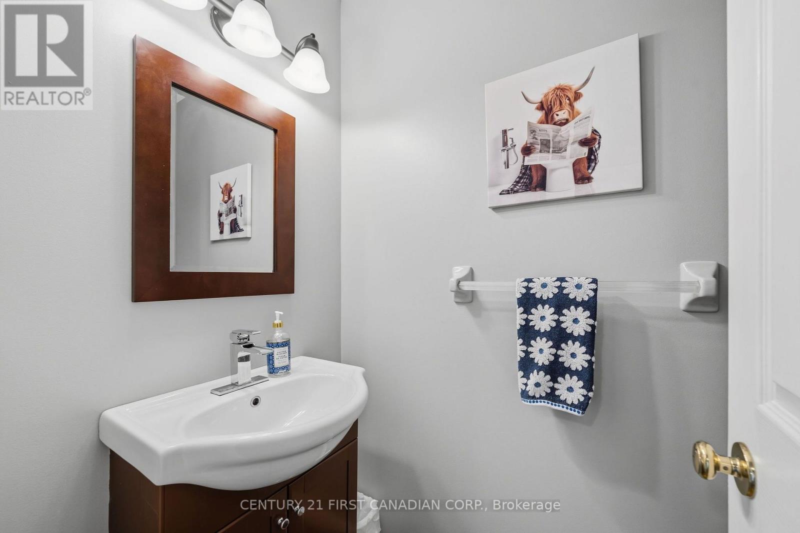 8 Robin Street, North Middlesex, Ontario  N0M 1A0 - Photo 20 - X14033540
