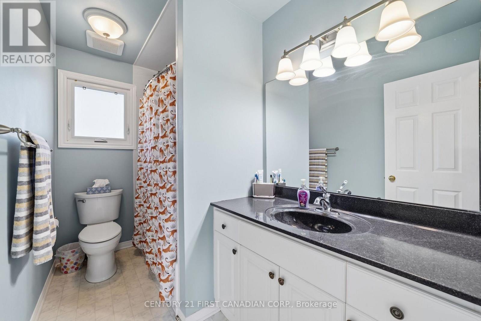 8 Robin Street, North Middlesex, Ontario  N0M 1A0 - Photo 23 - X14033540