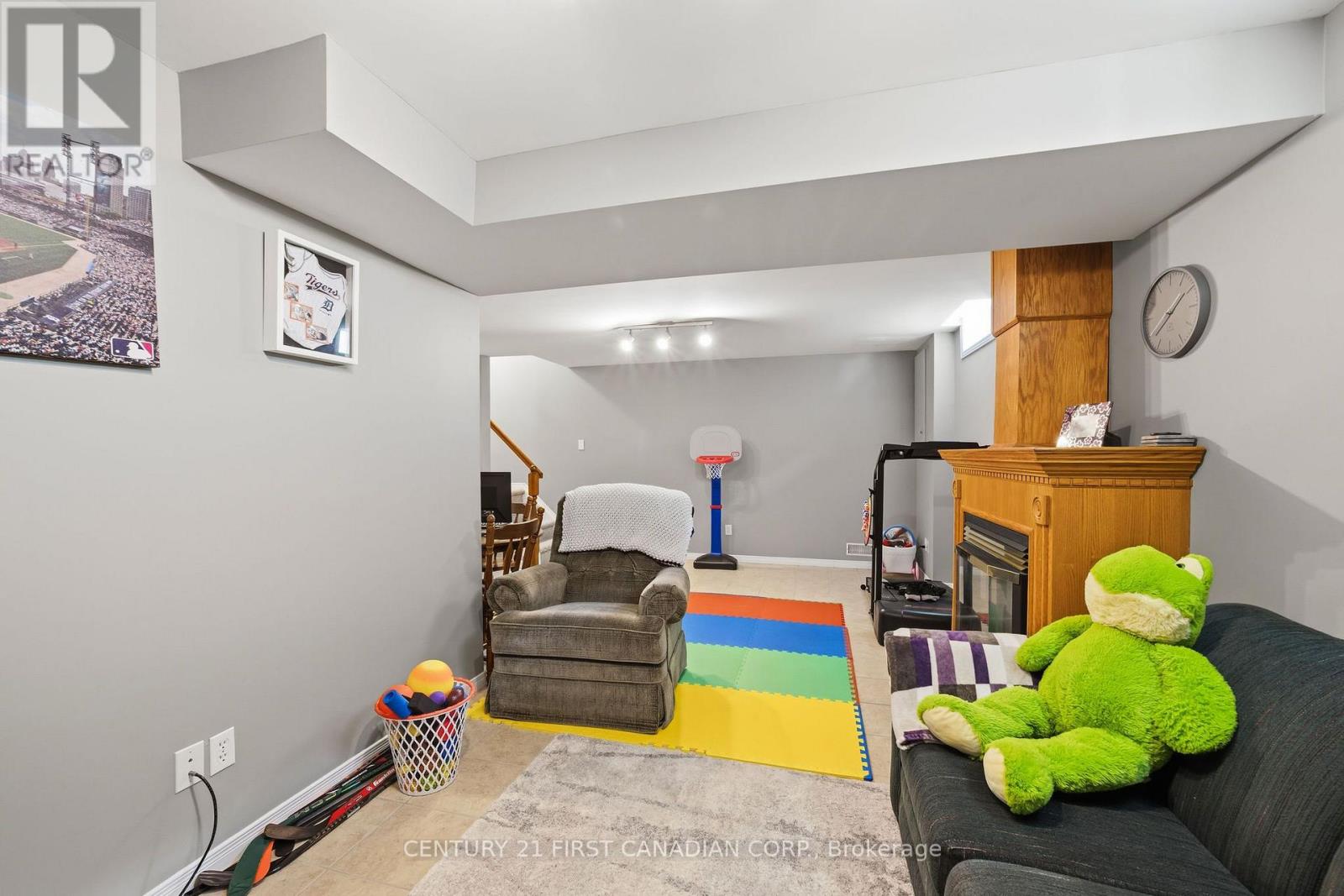 8 Robin Street, North Middlesex, Ontario  N0M 1A0 - Photo 30 - X14033540