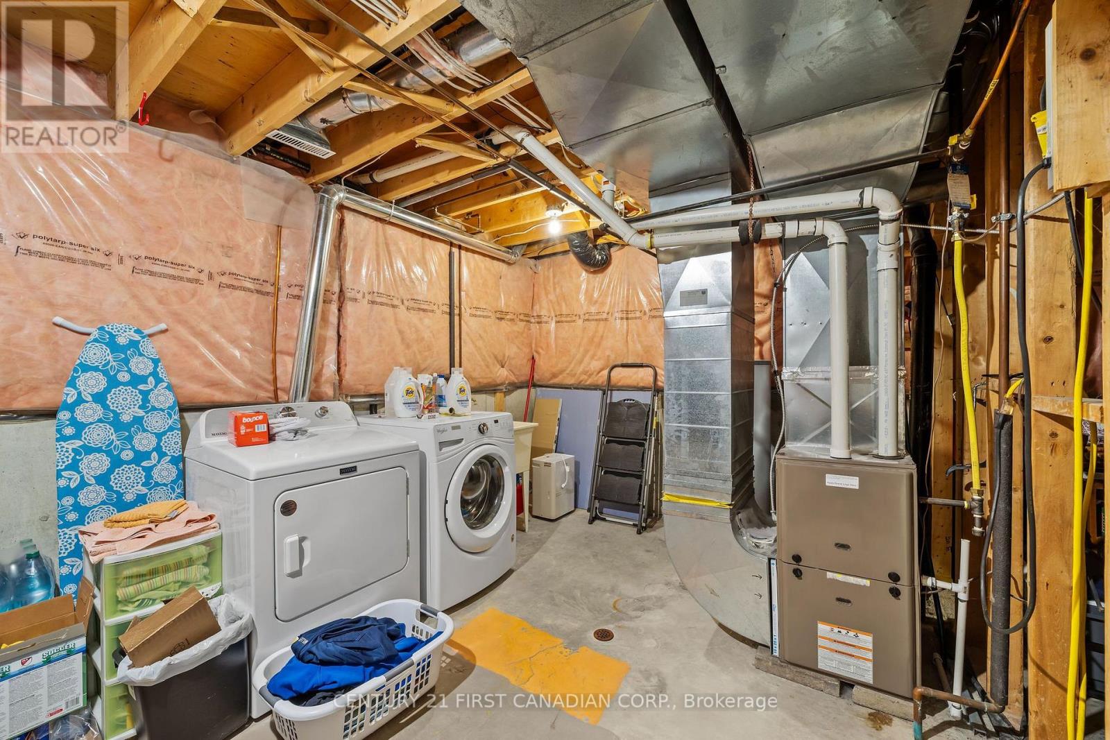 8 Robin Street, North Middlesex, Ontario  N0M 1A0 - Photo 32 - X14033540