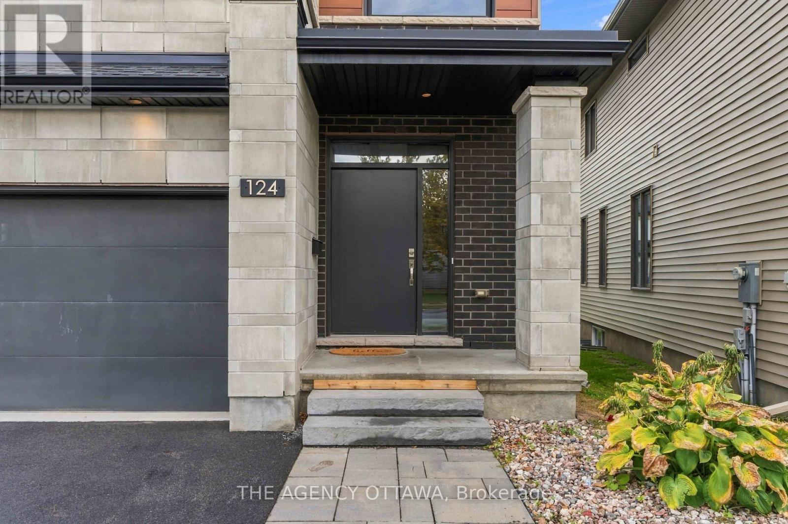 124 Dun Skipper Drive, Ottawa, Ontario  K1X 0G2 - Photo 2 - X14033690