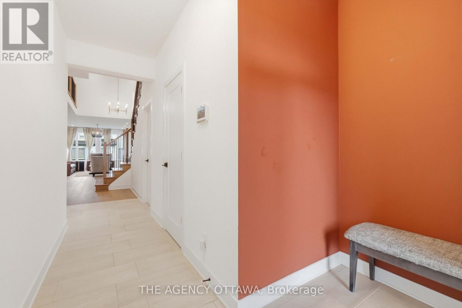 124 Dun Skipper Drive, Ottawa, Ontario  K1X 0G2 - Photo 3 - X14033690