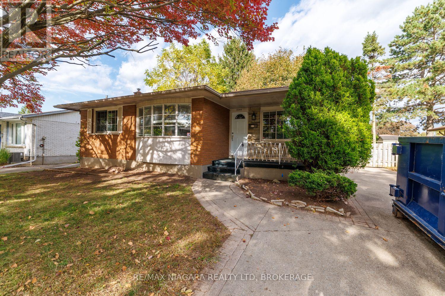 4344 Pettit Avenue, Niagara Falls, Ontario  L2E 6K8 - Photo 3 - X14033666