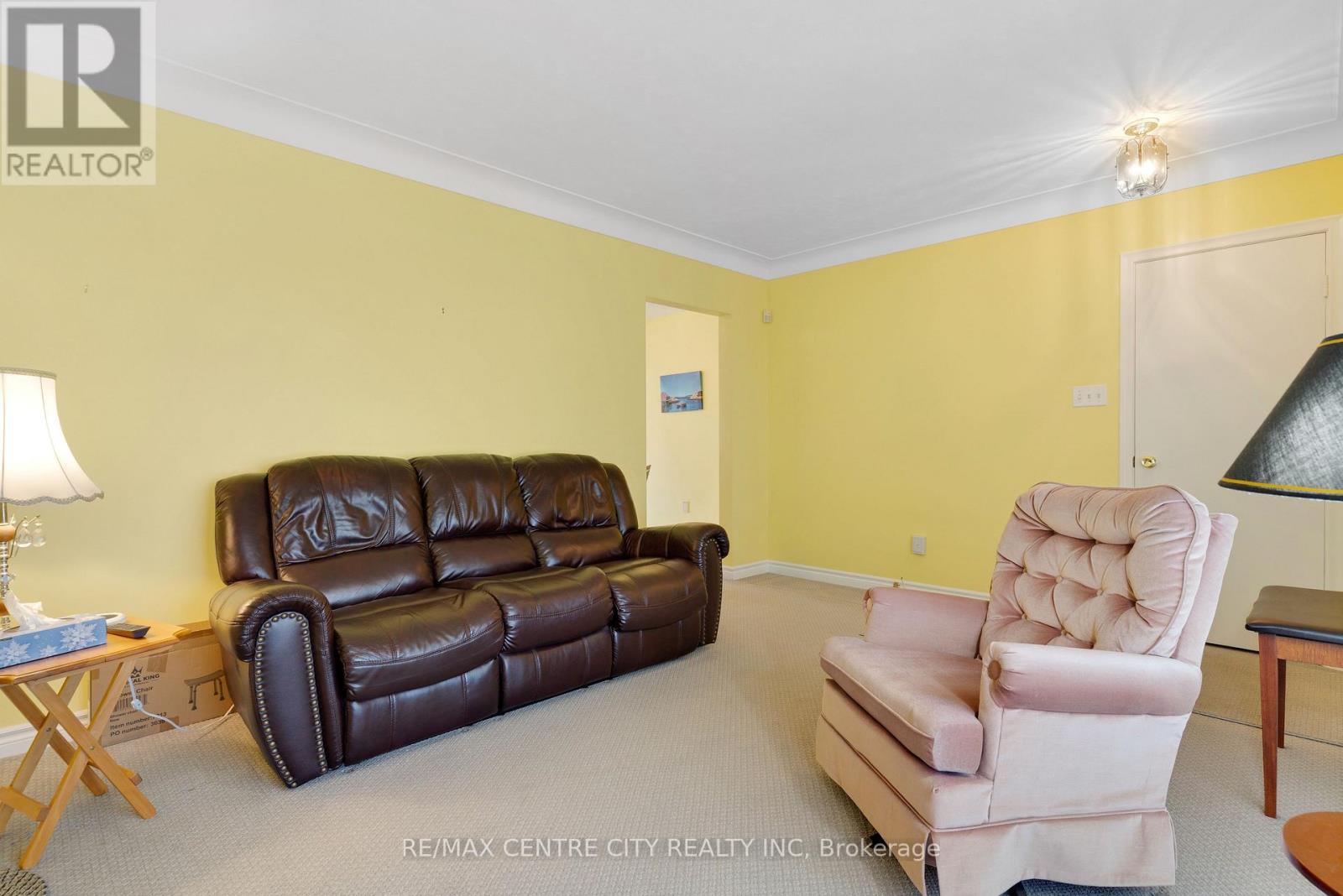 297 Wilson Avenue, Kitchener, Ontario N2C 1G9 - Photo 4 - X13837208