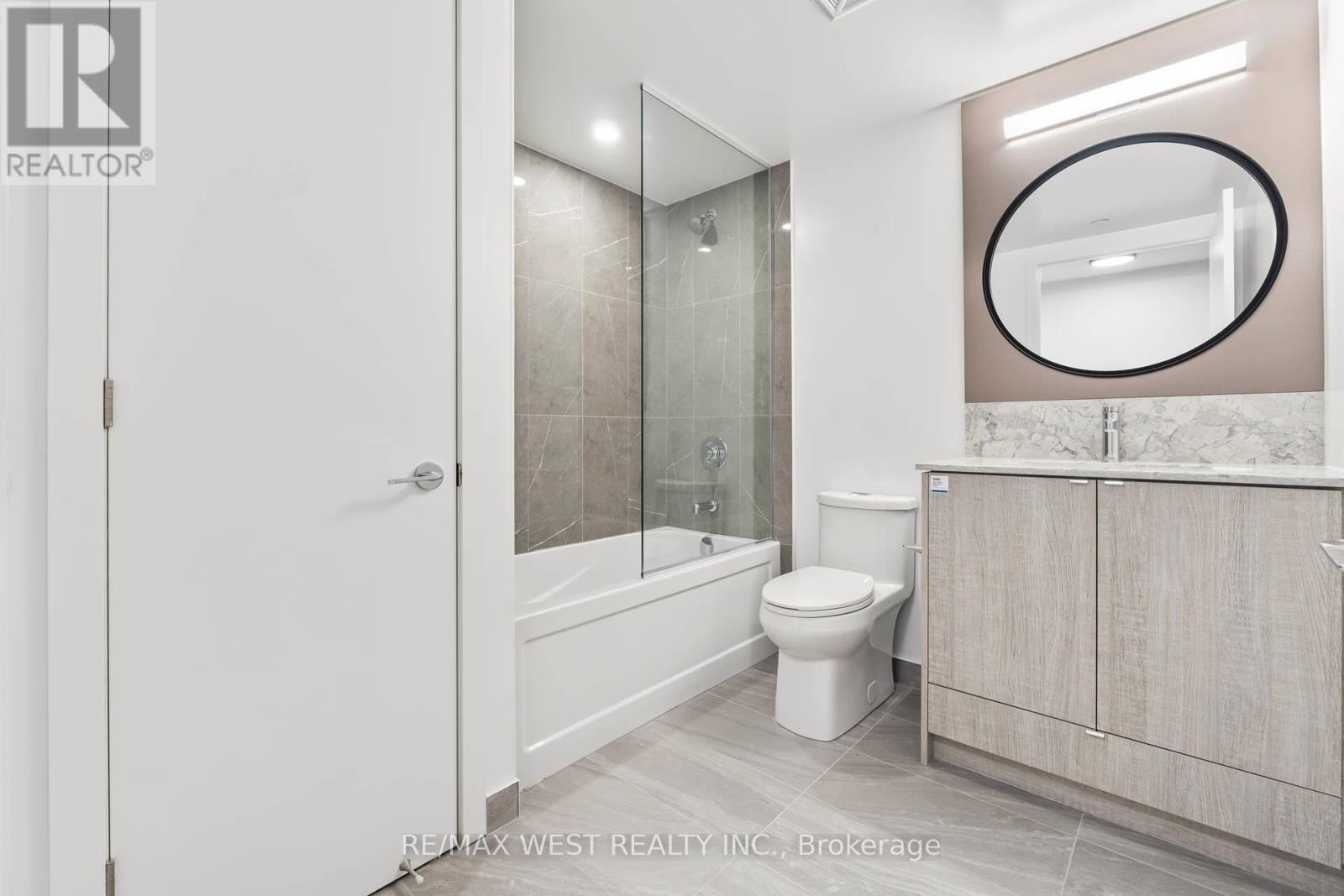 906 - 771 Yonge Street, Toronto, Ontario  M4W 0B8 - Photo 17 - C14033676