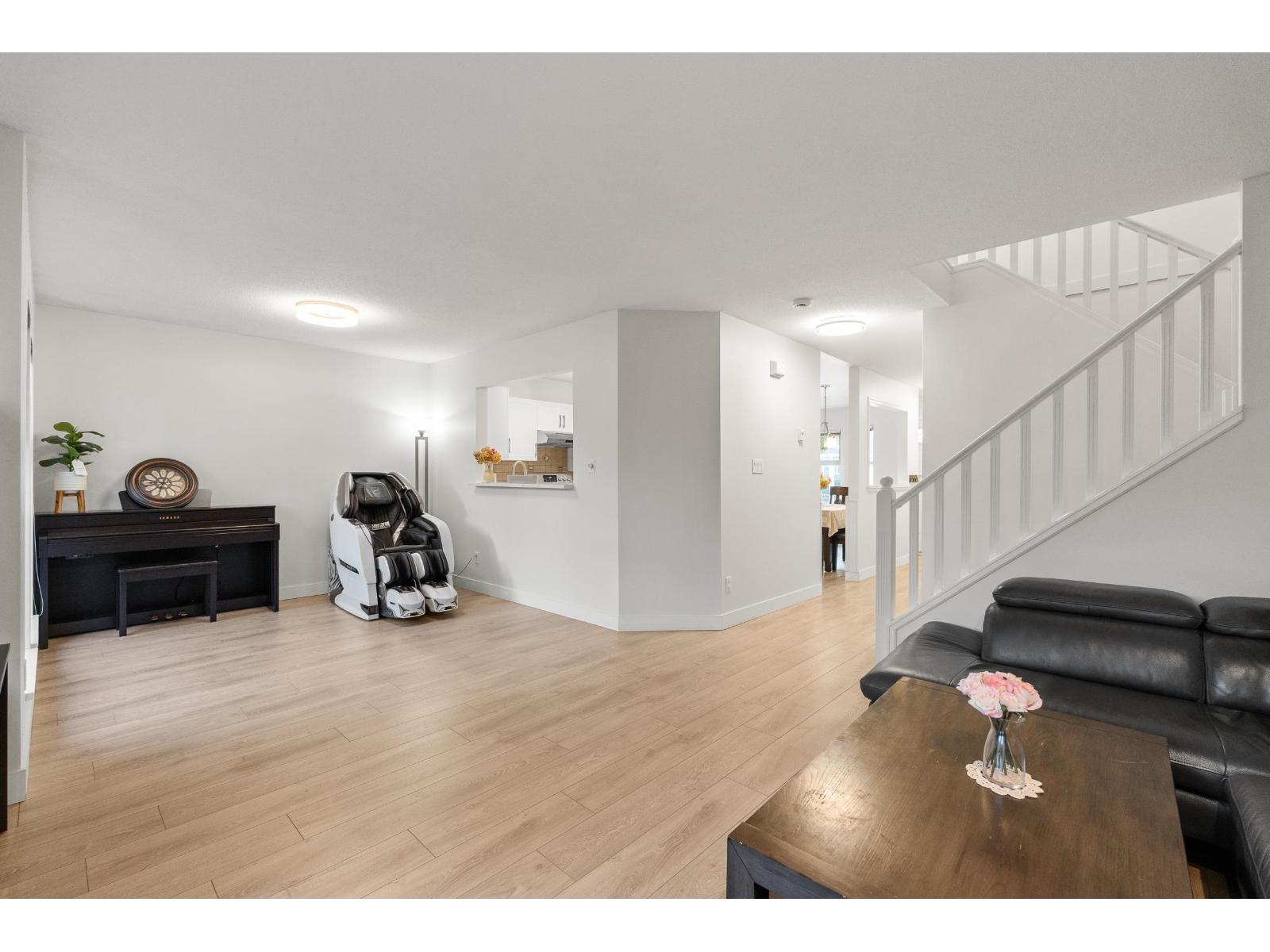 27 8428 VENTURE WAY