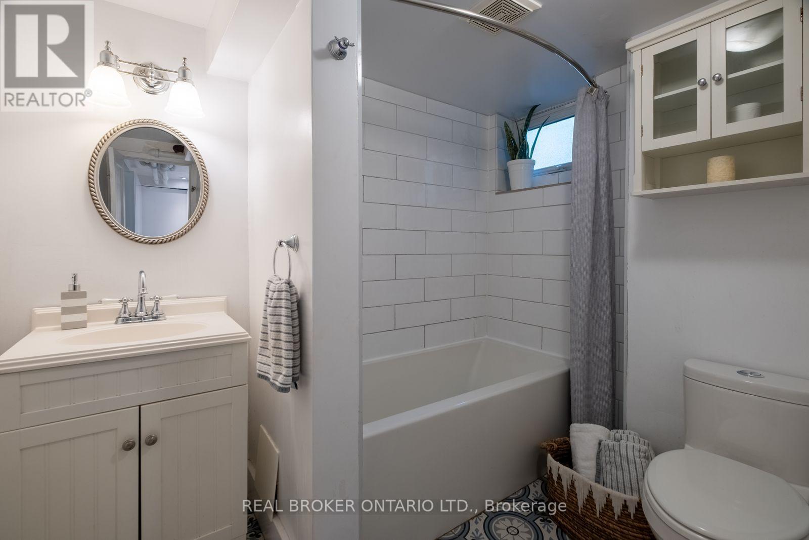 100 Oak Park Avenue, Toronto, Ontario  M4C 4M3 - Photo 35 - E14033538