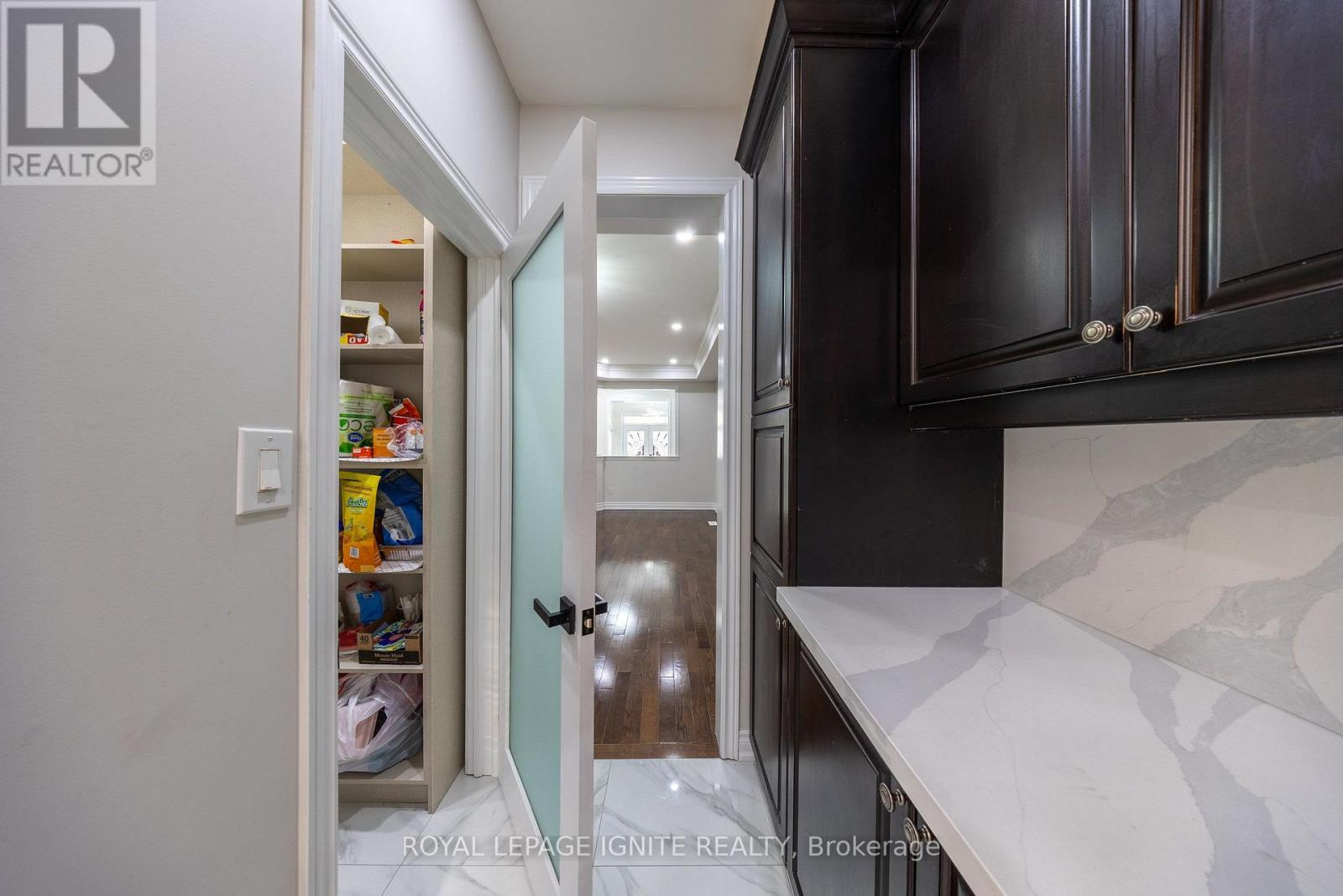 96 Maverick Crescent, Vaughan, Ontario  L6A 4L1 - Photo 8 - N14033458
