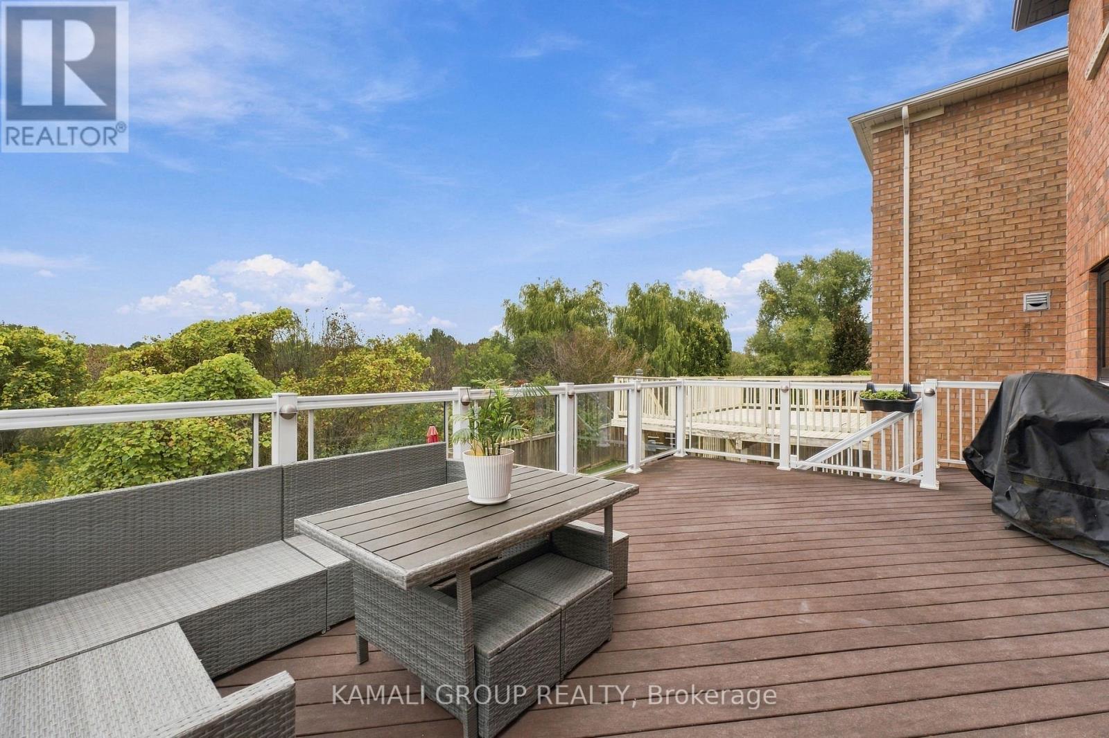 61 Barnwood Drive, Richmond Hill, Ontario  L4E 5A3 - Photo 16 - N14033642