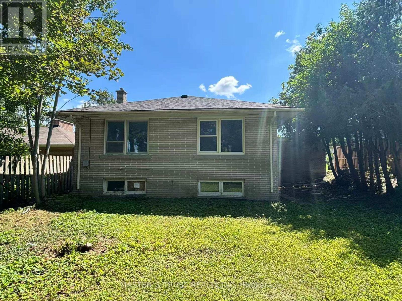 62 Melrose Avenue, Barrie, Ontario  L4M 2A9 - Photo 2 - S14033486